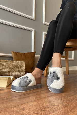 Papi Gri Panda  Baskılı İçi Tüylü  Önü Kapalı Ev Terliği    