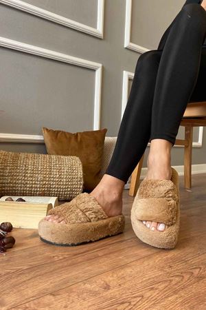 Josef Vizon Yüksek Tabanlı Çift Bantlı  Tüylü  Önü Açık Ev Terliği