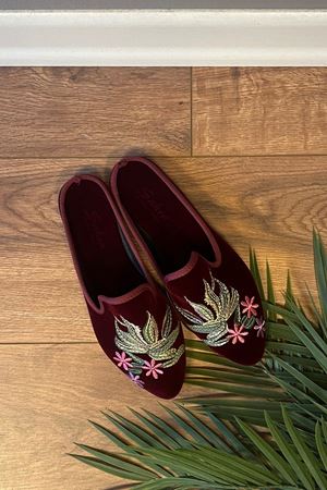 Rotman Bordo Çiçek Nakış İşlemeli Önü Kapalı Ev Terliği 