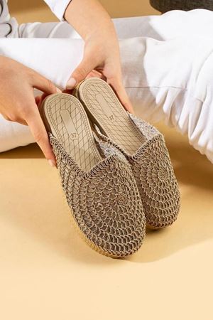 Ottawa  Vizon Dairesel Hasır İşlemeli Önü Kapalı Terlik 