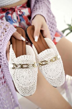 Tamara  Beyaz Gold Zincir Kemerli Hasır İşlemeli  Terlik  