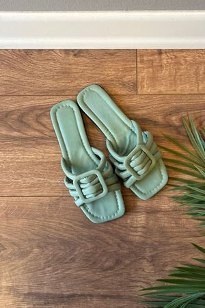 Velma Mint Yeşili Şerit Kemerli  Kemer Tokalı Detaylı  Terlik