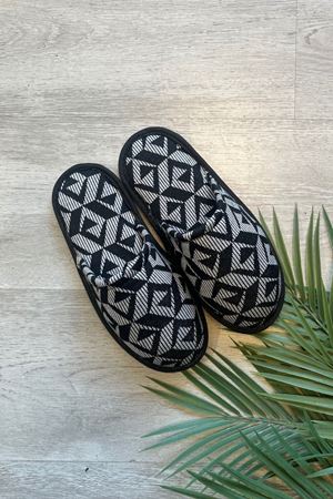 Alice Siyah Gri Çizgi Üçgen Desenli Ev Terliği 