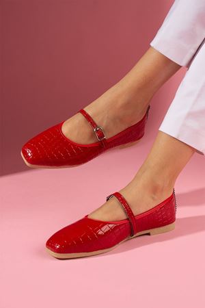 Belton Kırmızı Kroko Desenli Tokalı Kemer Bantlı Babet