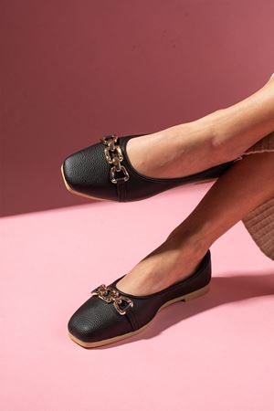 Kedja Siyah Naturel Zincir Aksesuarlı Babet 