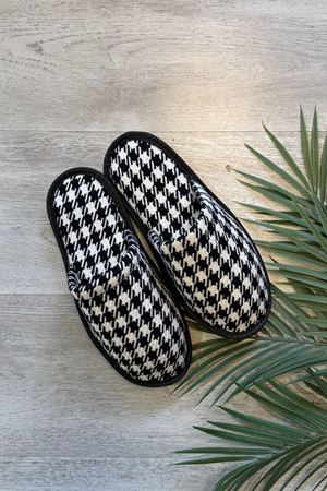 Florida Siyah Pötikare Desenli Erkek Ev Terliği  