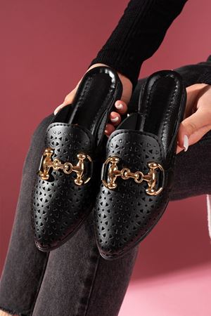 Pavina Siyah Lazer Kesim Cilt Deri Gold Aksesuarlı Terlik