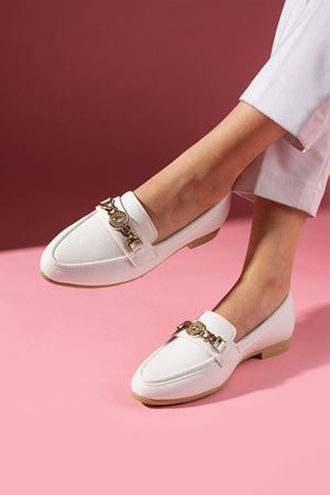 Meralis Beyaz Yuvarlak Obje Detay Aksesuarlar Günlük Ayakkabı Loafer Babet