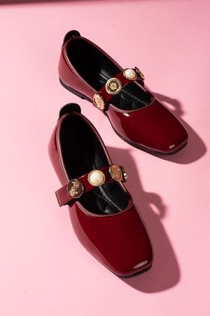 Stamp Bordo Rugan İnci ve Mühür Aksesuar Bantlı Babet