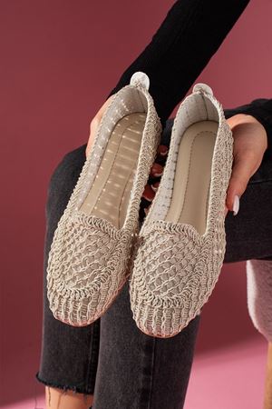 Celina Bej Oval Saraç Nakışlı Triko Babet