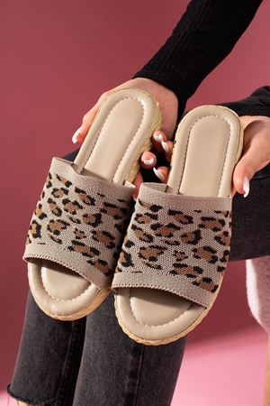 Lorenza Bej Zeminli Leopar Desenli Triko Terlik