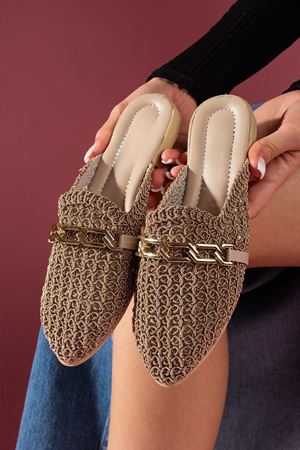 Novella Vizon Zincir Kemerli İşleme Detaylı Önü Kapalı Terlik 