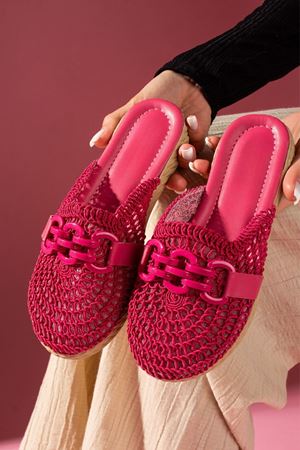 Rosetta Fuşya Renkli Tokalı Dairesel Hasır İşlemeli Önü Kapalı Terlik 