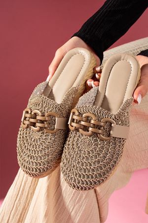 Rosetta Vizon Renkli Tokalı Dairesel Hasır İşlemeli Önü Kapalı Terlik 