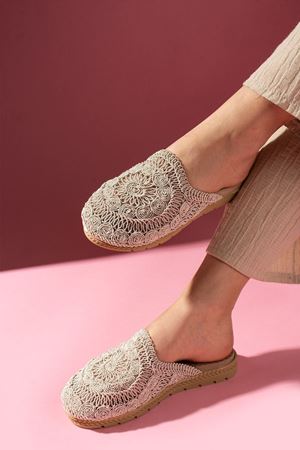 Eloria Bej Oval Hasır İşlemeli Önü Kapalı Terlik 