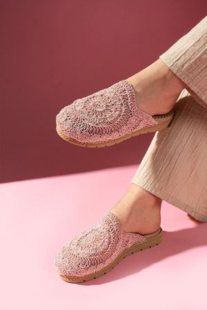 Eloria Pudra Oval Hasır İşlemeli Önü Kapalı Terlik 