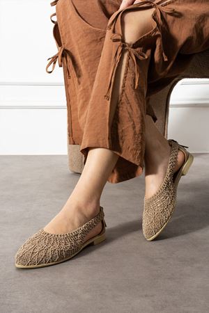 Bekin Vizon Yanı Açık Arkası Fiyonk Detaylı Örgü Triko Babet