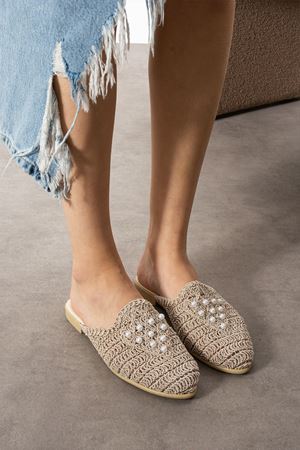 Trinc Bej Üçgen Dizili İnci Detaylı Örgü Triko Terlik