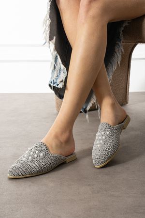 Trinc Gri Üçgen Dizili İnci Detaylı Örgü Triko Terlik