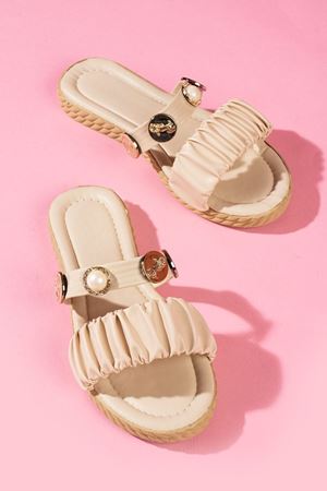 Mekin Bej Cilt İnci ve Mühür Aksesuar Bantlı Terlik