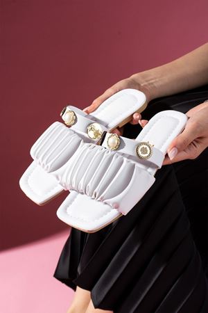 Colmar Beyaz İnci ve Mühür Aksesuar Bantlı Terlik