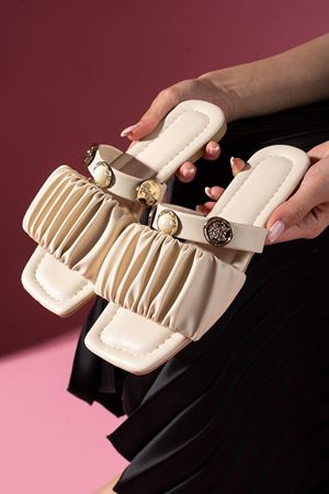 Colmar Bej İnci ve Mühür Aksesuar Bantlı Terlik