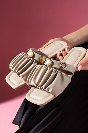 Colmar Vizon İnci ve Mühür Aksesuar Bantlı Terlik