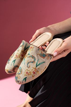 Sedrix Bej Çiçek Desenli Önü Kapalı Terlik
