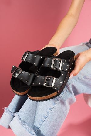 Troky Siyah Çift Bantlı Metal Tokalı Zımba Detaylı Kadın Terlik