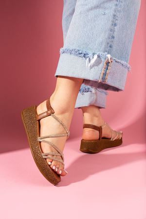 Solena Taba Çapraz Bantlı Rahat Tabanlı Işıltı Detaylı Kadın Sandalet