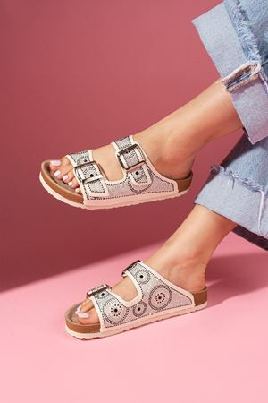 Lurex Bej Dairesel Taş Detaylı Tokalı Çift Bant Kadın Terlik