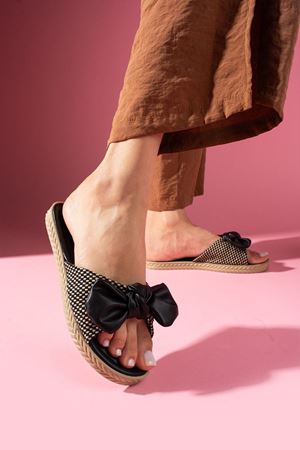 Vanta Siyah Hasır Sarma Detaylı Fiyonklu Terlik 