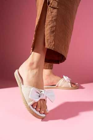 Vanta Beyaz Hasır Sarma Detaylı Fiyonklu Terlik