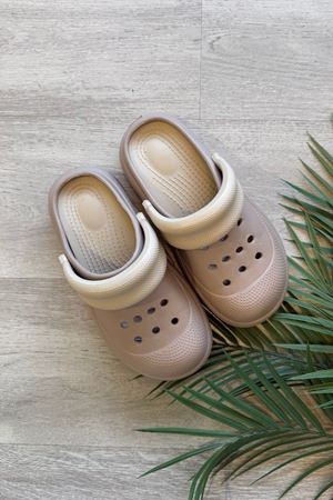 Sona Vizon Delikli  Poliüretan Önü Kapalı Islak Zemin Terlik ve Sandalet