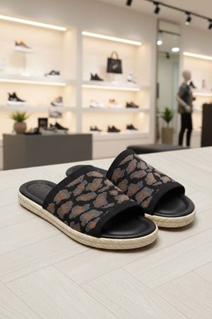 Lorenza Siyah Zeminli Leopar Desenli Triko Terlik