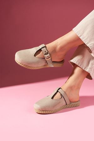 Sabrosa Bej Süet Tokalı Önü Kapalı Kadın Terliği