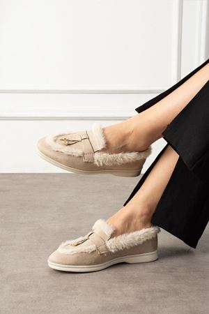 Ravon Bej Süet Mini Aksesuarlı Peluş Şerit Detaylı Loafer Babet Günlük Ayakkabı