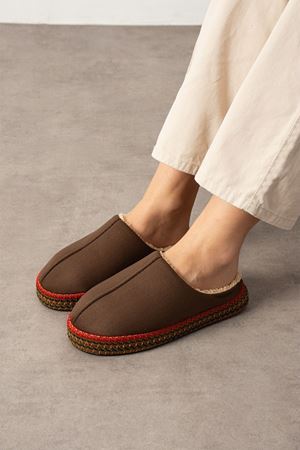 Raffy Kahverengi Süet Dikiş Detaylı Yarı Kapalı Sessiz Kaymaz Şerit Kaplamalı Thermo Taban Ev Terliği