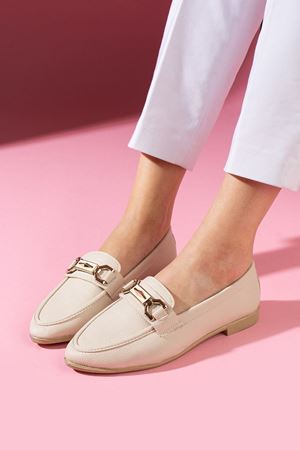 Lucia Bej Gold Zincir Aksesuarlı Loafer Babet