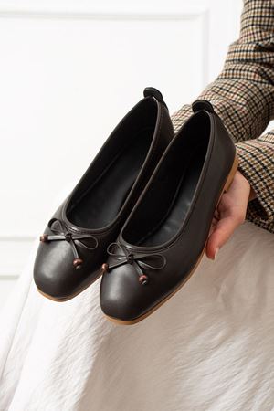 Fiora Kahverengi Cilt Fiyonklu Ahşap Boncuk Detaylı Babet