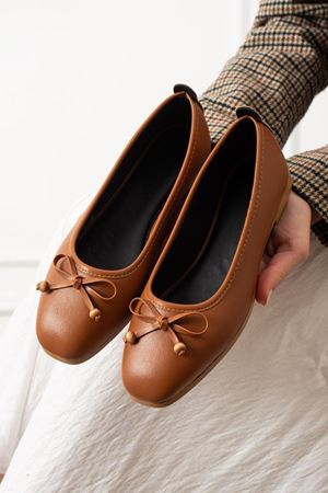 Fiora Taba Cilt Fiyonklu Ahşap Boncuk Detaylı Babet