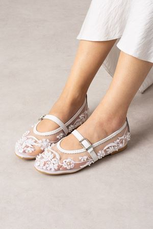 Kaira Beyaz Tül Nakışlı Boncuk İşlemeli Kemerli Premium Babet