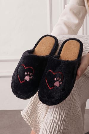 Simbola Siyah Kalp ve Pati Nakışlı Peluş Kışlık Kadın Ev Terliği