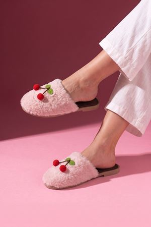 Cerise Pudra Kiraz Ponpon Aksesuarlı Peluş Kadın Ev Terliği