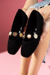 Stamp Siyah Süet İnci ve Mühür Aksesuar Bantlı Babet  