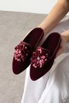 Peoni Bordo Çiçek Aksesuarlı Kadife Dokulu Elegant Nişan Çeyiz Bohça Misafir Ev Terliği